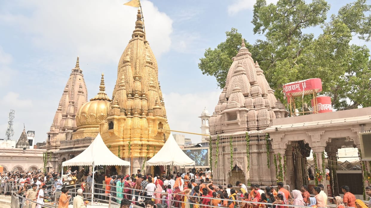 ACP Security said policemen not touch women devotees in Kashi Vishwanath Dham Varanasi