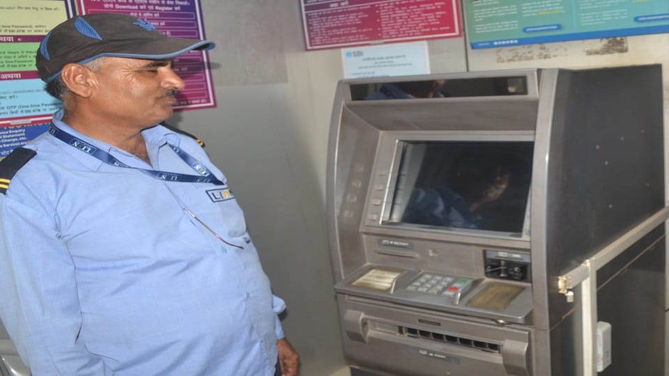 People troubled by ATM in Hathras