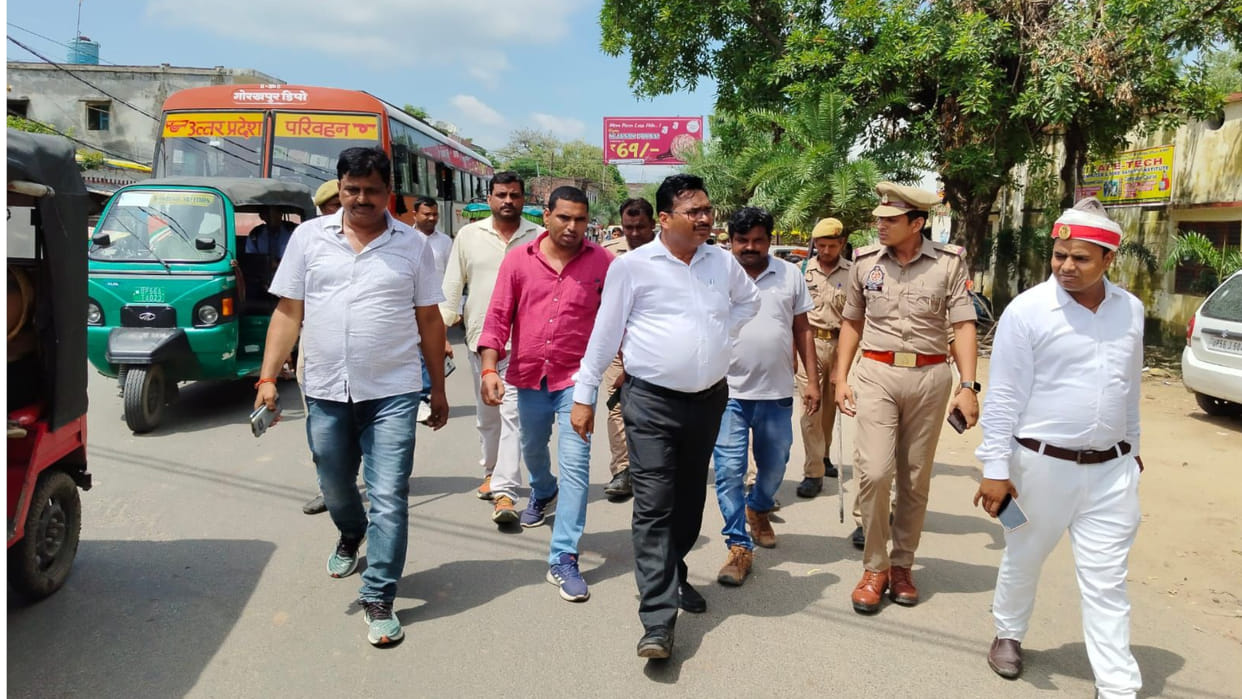 In Maharajganj, the district administration and police team took joint action, many were detained and question