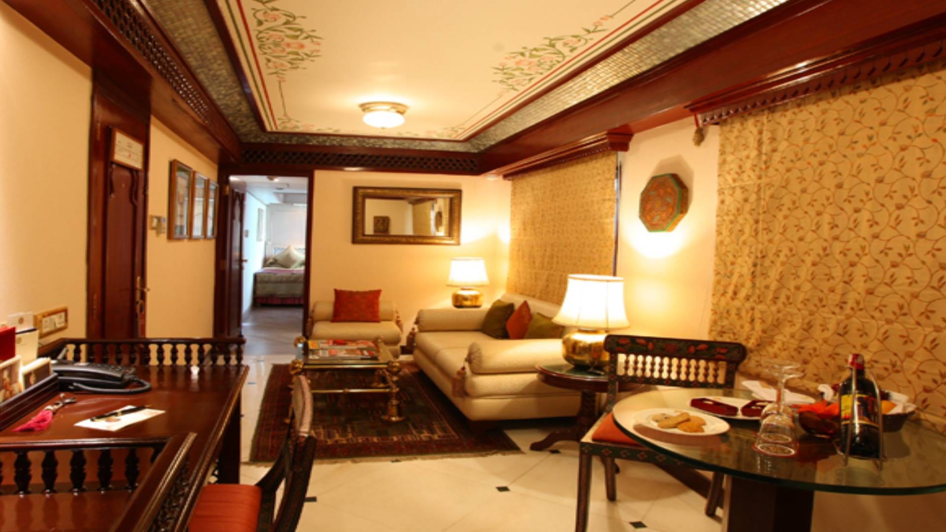 Maharajas Express Train Facilities and ticket price