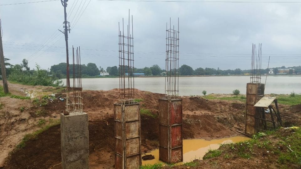work of upgrading and beautification of Mahadev pond costing Rs 5 crore is stuck at 5 percent