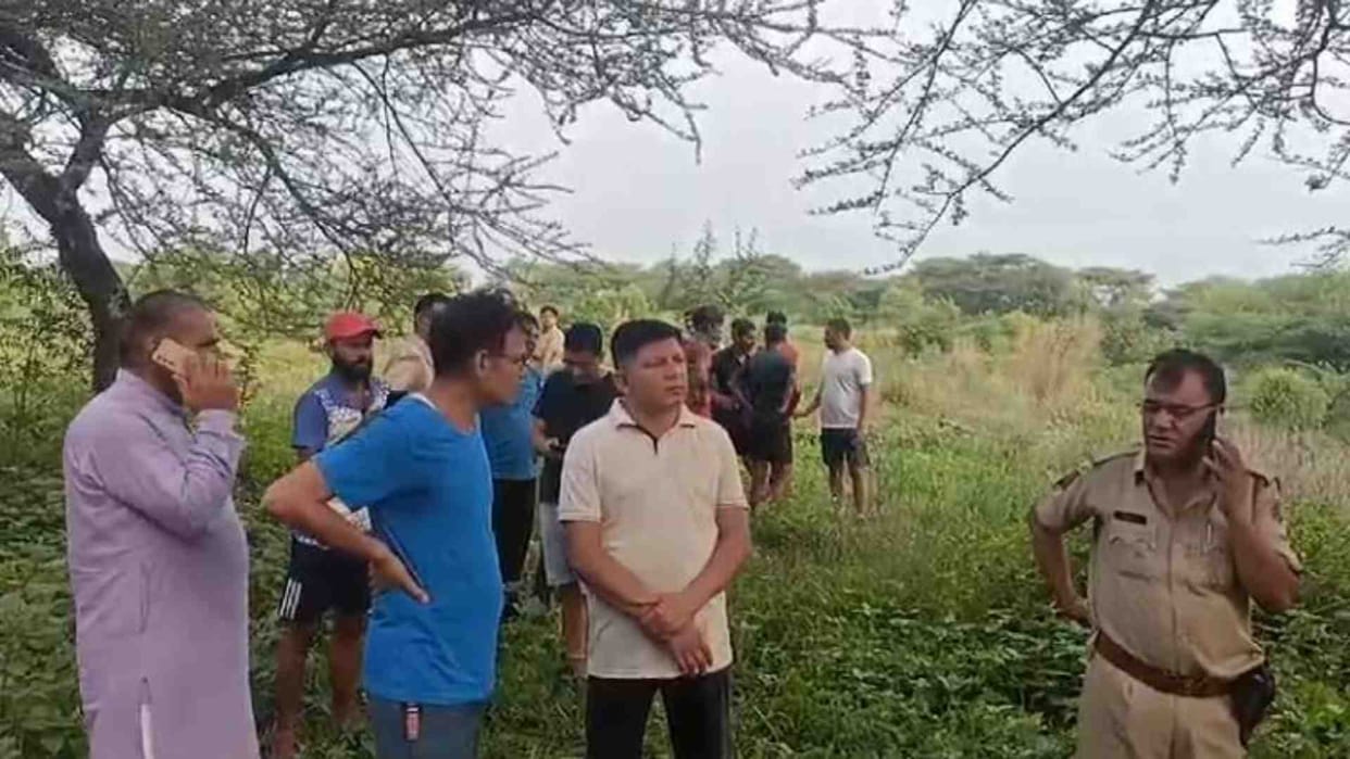 Sikar News: Pilani youth committed suicide by hanging himself from a tree in Sikar