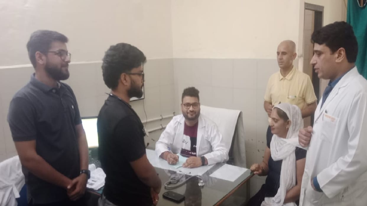 Government doctors strike, CMO himself took charge in Jhajjar; Dental, Ayurvedic, NHM doctors treated patients