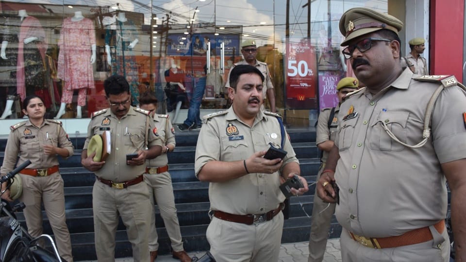 UP News: Conversion campaign in makeup institute, Harassment for wearing Kalawa and Mangalsutra