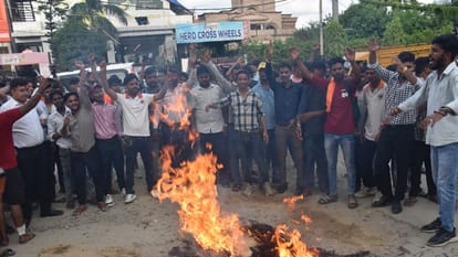 UP News: Conversion campaign in makeup institute, Harassment for wearing Kalawa and Mangalsutra