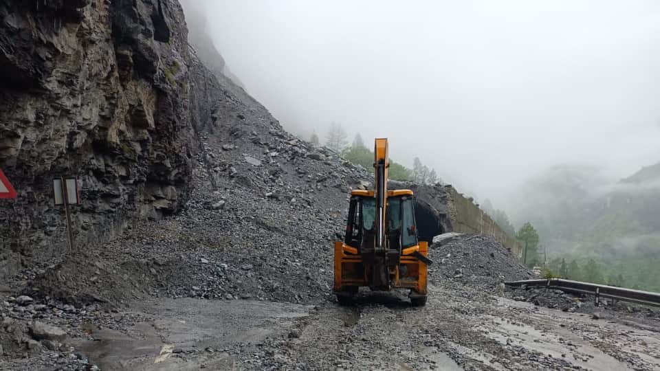 Badrinath Highway Landslide zone active again in Patalganga after five years debris falling on Road