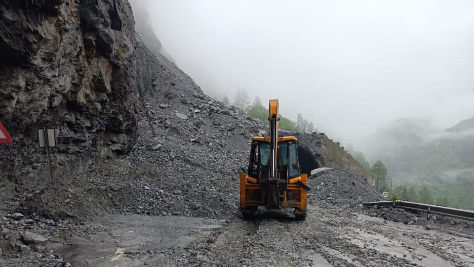 Badrinath Highway Landslide zone active again in Patalganga after five years debris falling on Road