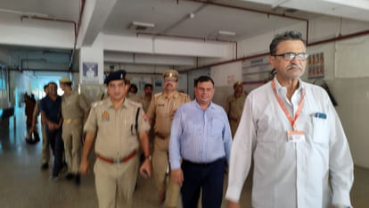 Police and administration have raided Sant Kabir Nagar together, 30 middlemen have been arrested