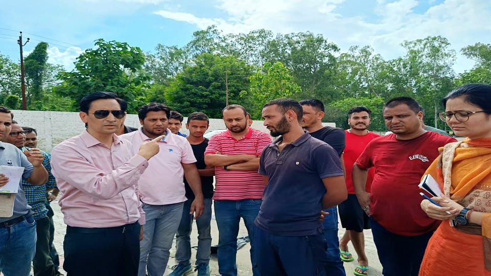 Kumaon Commissioner raids fitness center in haldwani