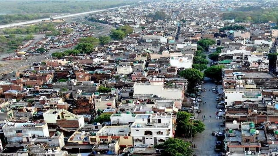 Supreme Court order to make a plan for rehabilitation of people in encroachment on railway land in haldwani