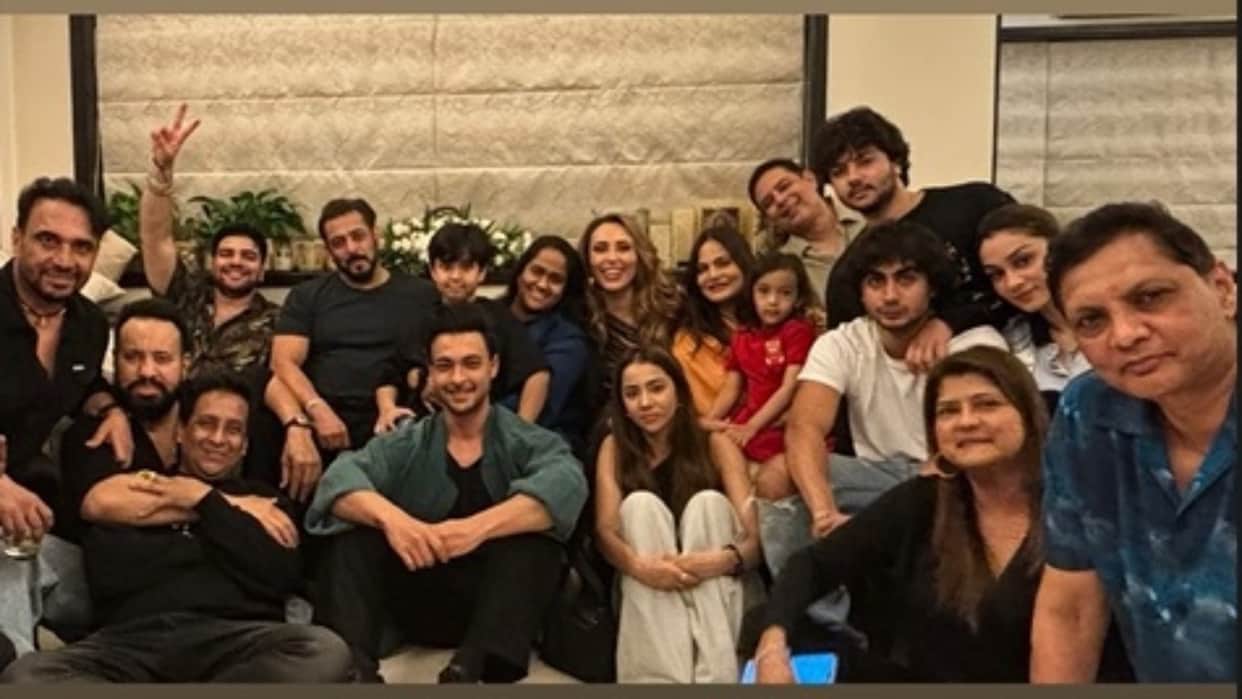 Salman Khan and his family united to celebrate the birthday of Iulia Vantur Atul Agnihotri shares post