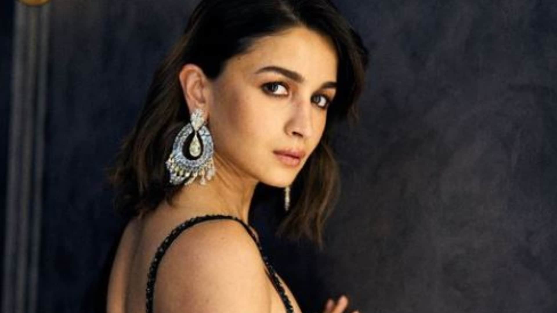 Alia Bhatt To Begin shooting of upcoming film Love and War Shoot Actress Visits Sanjay Leela Bhansali House