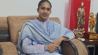Vinesh: सम्मान समारोह में नहीं पहुंचीं गीता-बबीता, जीजा ने विनेश की पोस्ट में ताऊ का जिक्र न होने पर ये कहा Vinesh: Geeta-Babita did not attend the felicitation ceremony