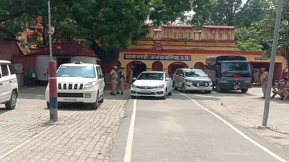 Ballia Illegal Extortion Case Out of 100 rupees 60 Thanedaar Pannalal and rest to everyone else