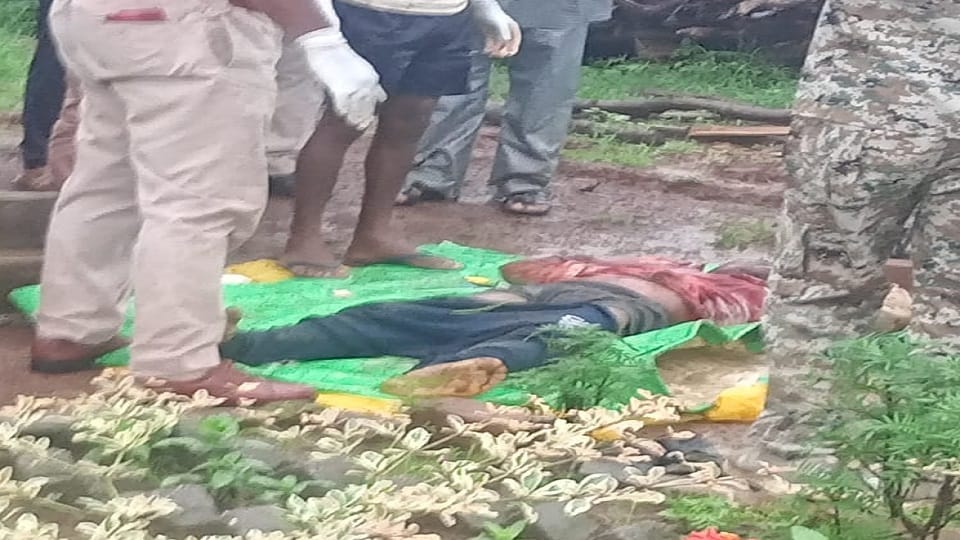भाजपा नेता के फार्म हाउस में शख्स की हत्या