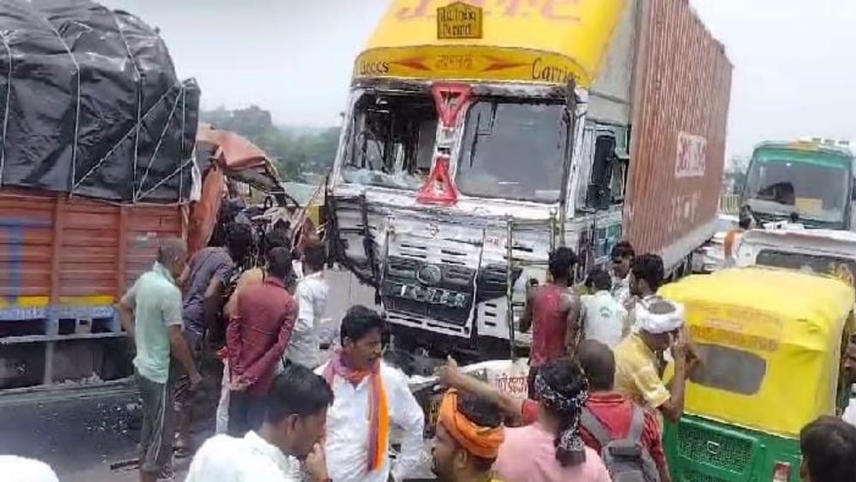 One killed, one injured in the collision between DCM and truck on the highway, there was a jam for an hour aft