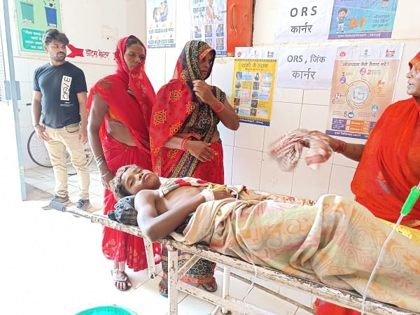 Crocodile caught boy in sonbhadra 15 minutes of struggle continued condition critical