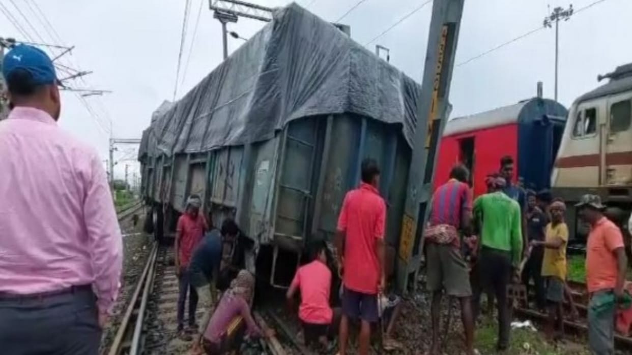 Odisha: Goods train derails at Bhubaneswar Railway Station