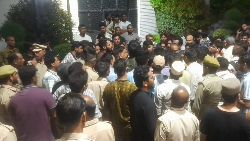 Students get angry in protest against eviction of AMU hostel