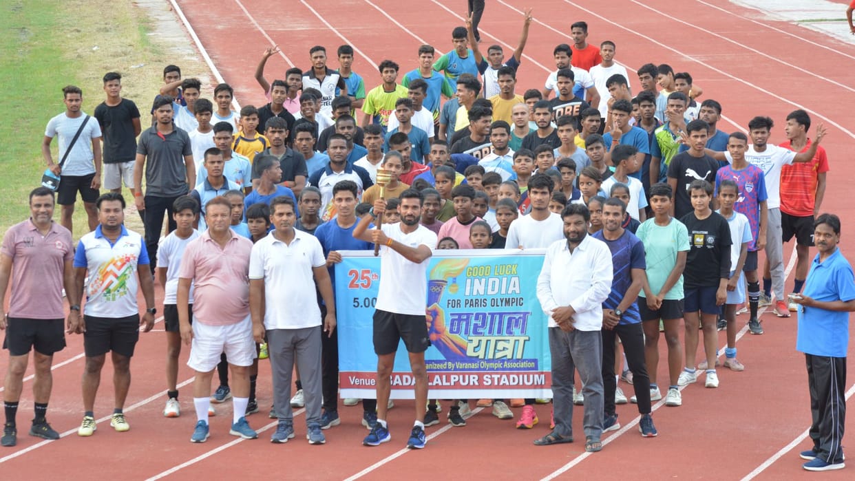 Paris Olympics 2024 Kashi Good luck 450 players took out torch relay Sports lovers appreciated