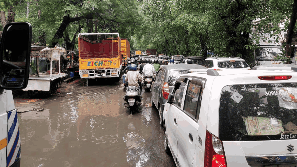 Weather became pleasant due to rain in many areas of Delhi-NCR