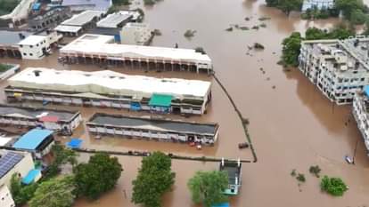 नवसारी जिले में भारी बारिश के बाद बाढ़