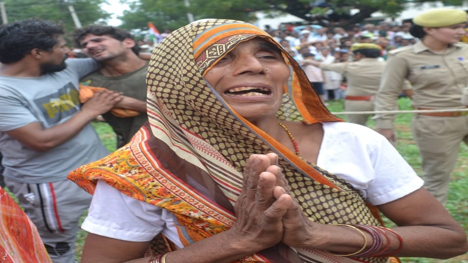 Everyone had tears in their eyes for the martyr Subhash Chandra