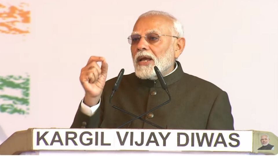 कारगिल में पीएम मोदी