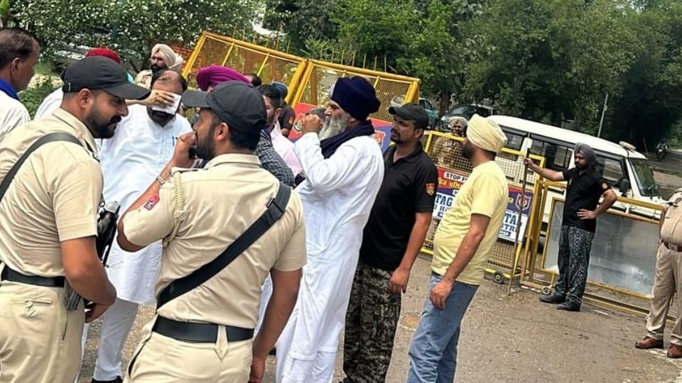 Protest against bio and CNG plant in Bhogpur mill in Jalandhar