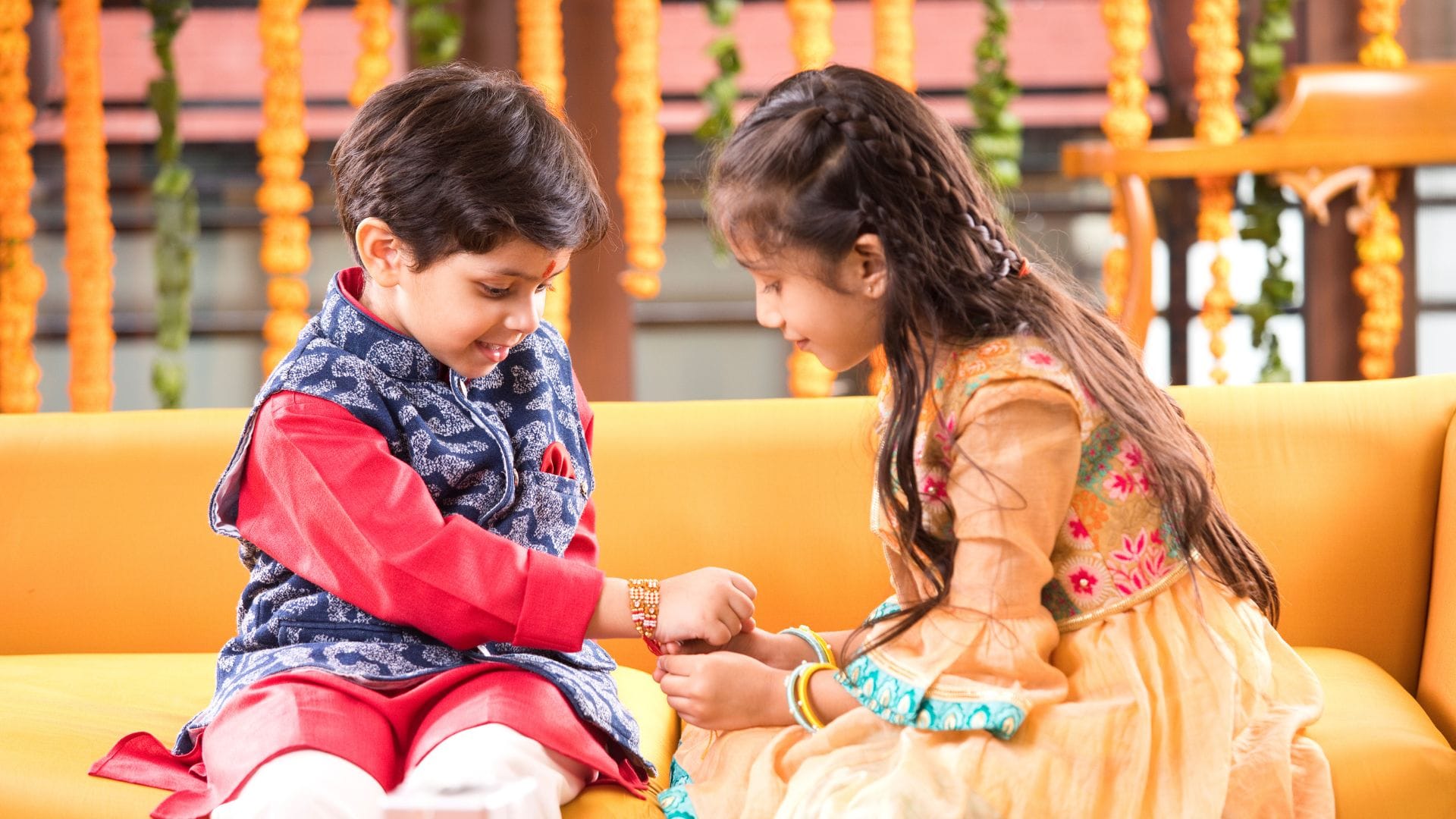 Raksha Bandhan 2024 While tying Rakhi Keep these things in mind otherwise you may face troubles