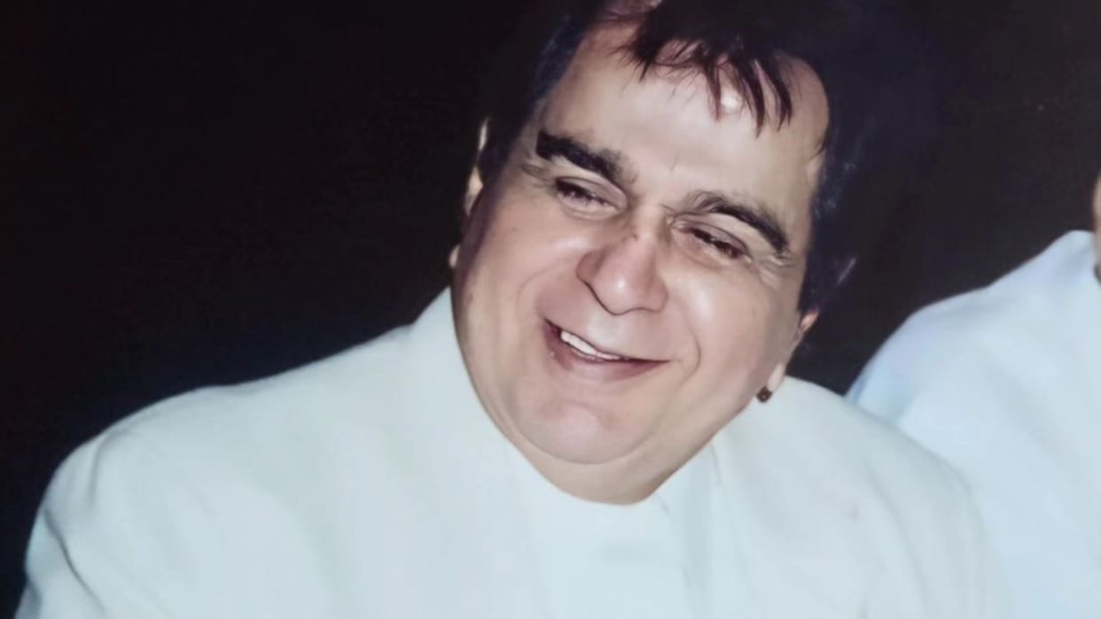 Dilip Kumar Bandra Pali Hill bungalow turned luxurious apartment sea view triplex sold for 172 crore rupee