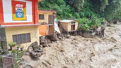 Heavy Rain in Uttarakhand House damaged in Ghansali Tehri Balganga river water level rising