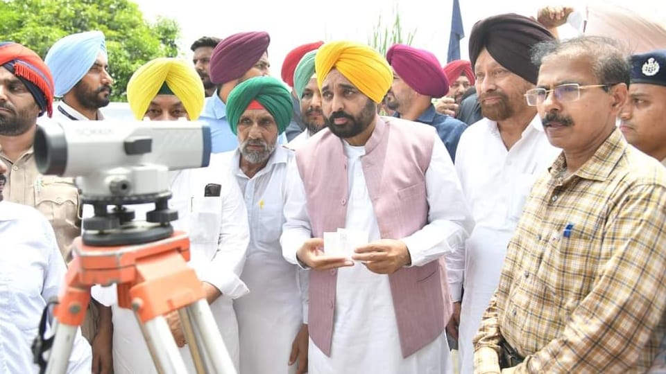 CM Bhagwant Mann inspect work of Malwa Canal Project in Gidarbaha