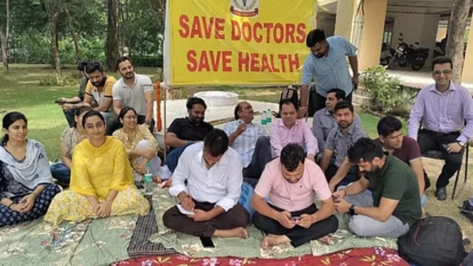 Haryana government accepted the demands of government doctors sitting on strike