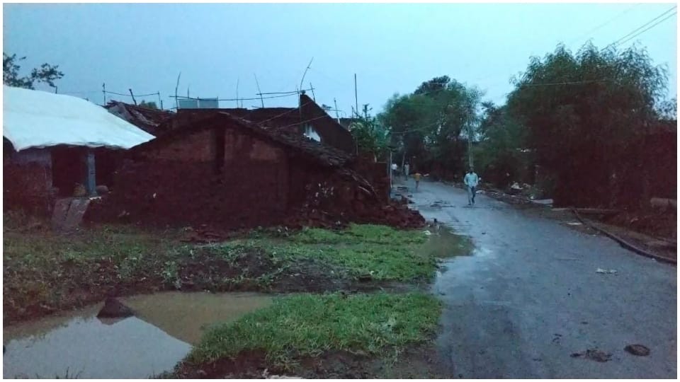 Devastation after flood in Katni people says houses are destroyed where we go now