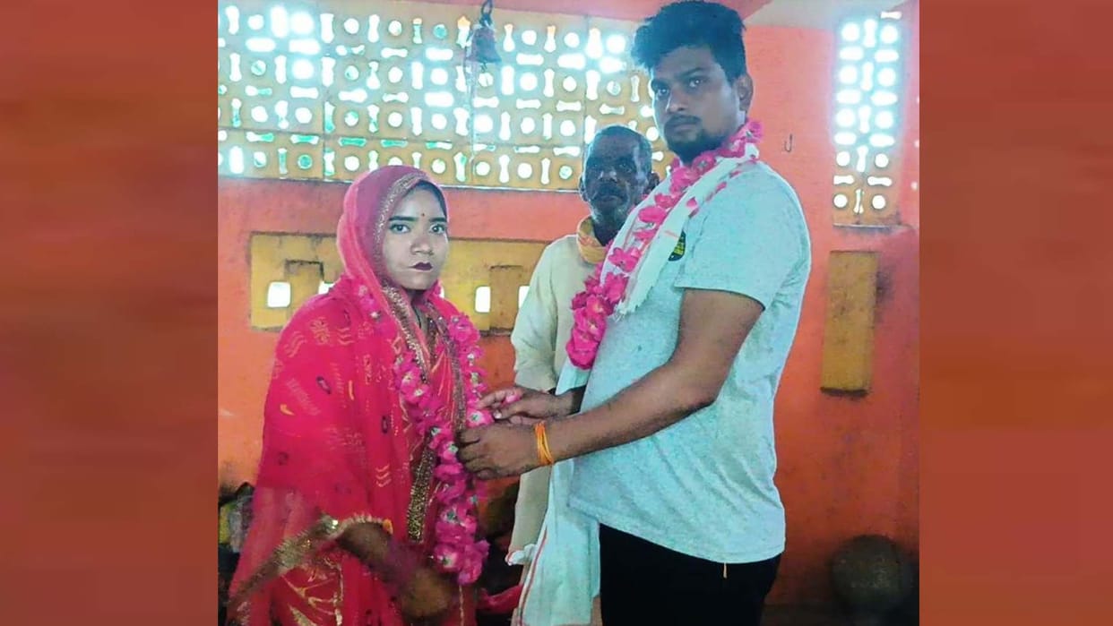 Auraiya: loving couple who were in a live-in relationship for two years got married in a temple