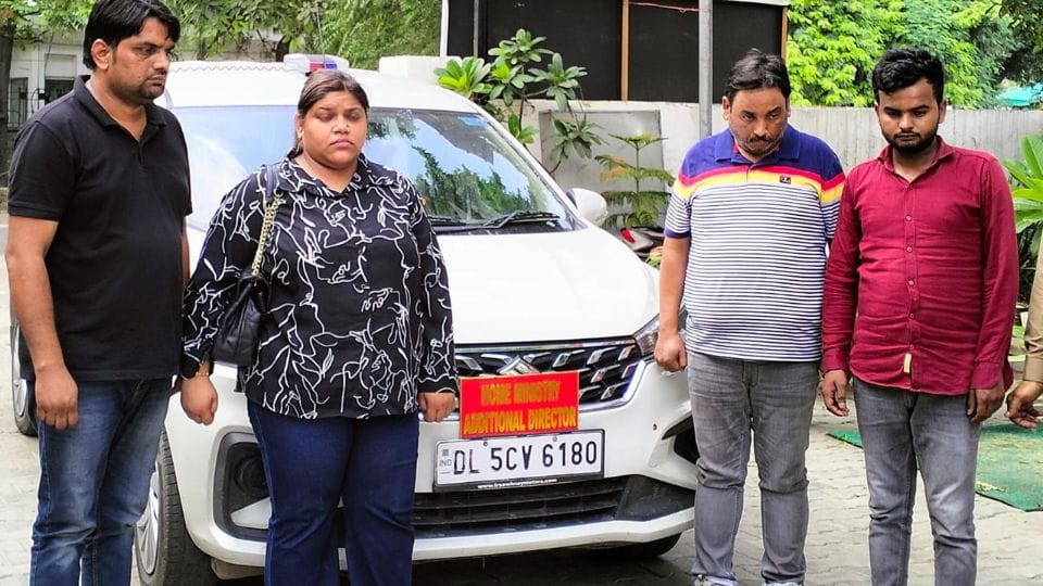 Police arrested four accused including fake IAS officer in Ghaziabad