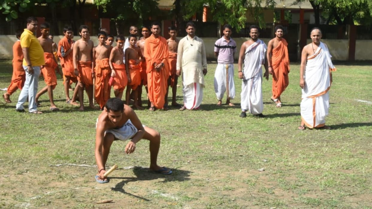 Gulli Danda played in Varanasi on Sanskrit commentary Students and teachers remembered childhood