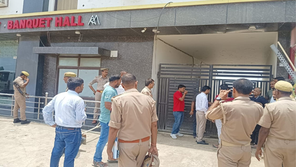 In Gorakhpur,  Flaws of Moti Mahal are being revealed in the investigation.bulldozer may be used
