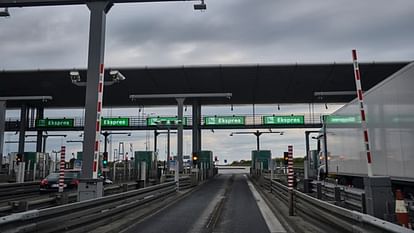 Toll Tax: अब सैटेलाइट से कटेगा टोल टैक्स, मोदी सरकार देने जा रही जनता को यह तोहफा What Is Global Navigation Satellite Toll Tax System