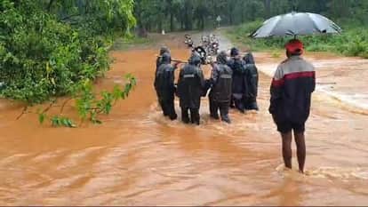 Rivers and streams are in spate due to continuous rain life is disrupted in Kanker