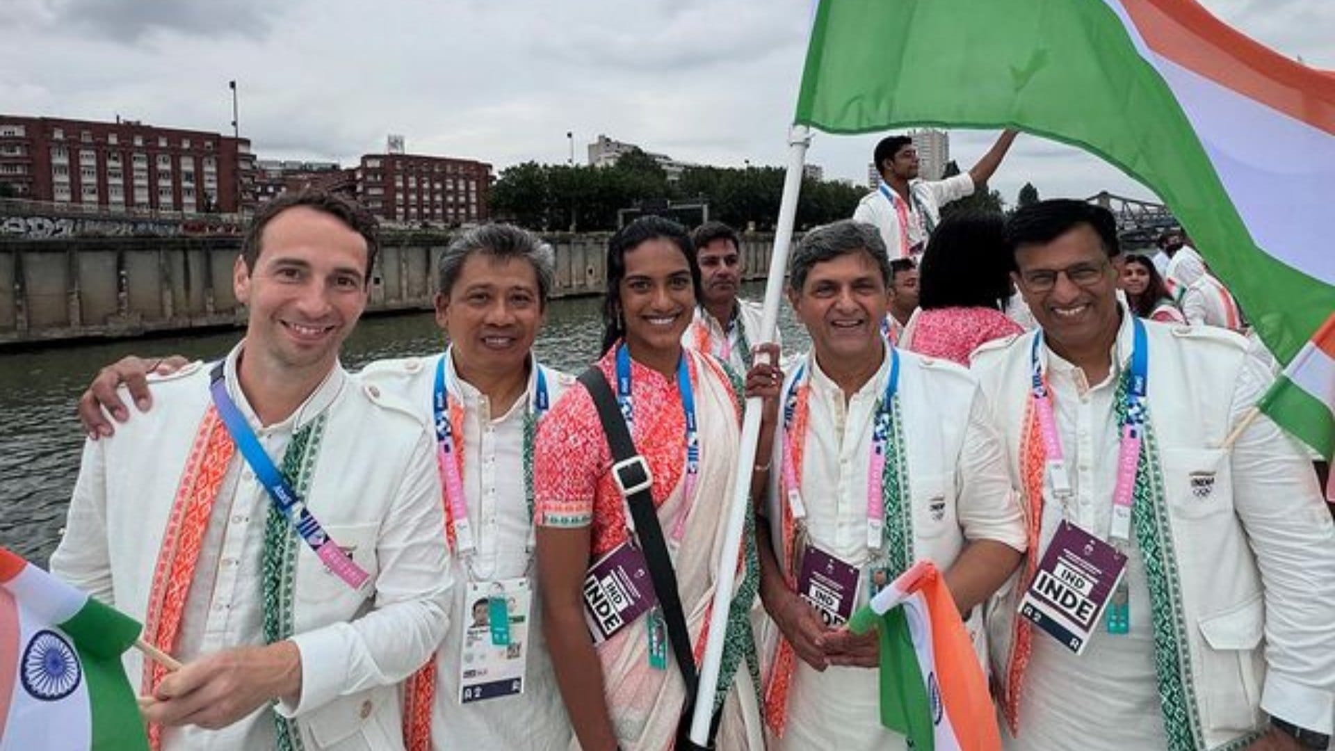 Phir Aayi Haseen Dilruba star Taapsee Pannu shares Mathias Boe Photo waves Indian flag at Paris Olympics 2024
