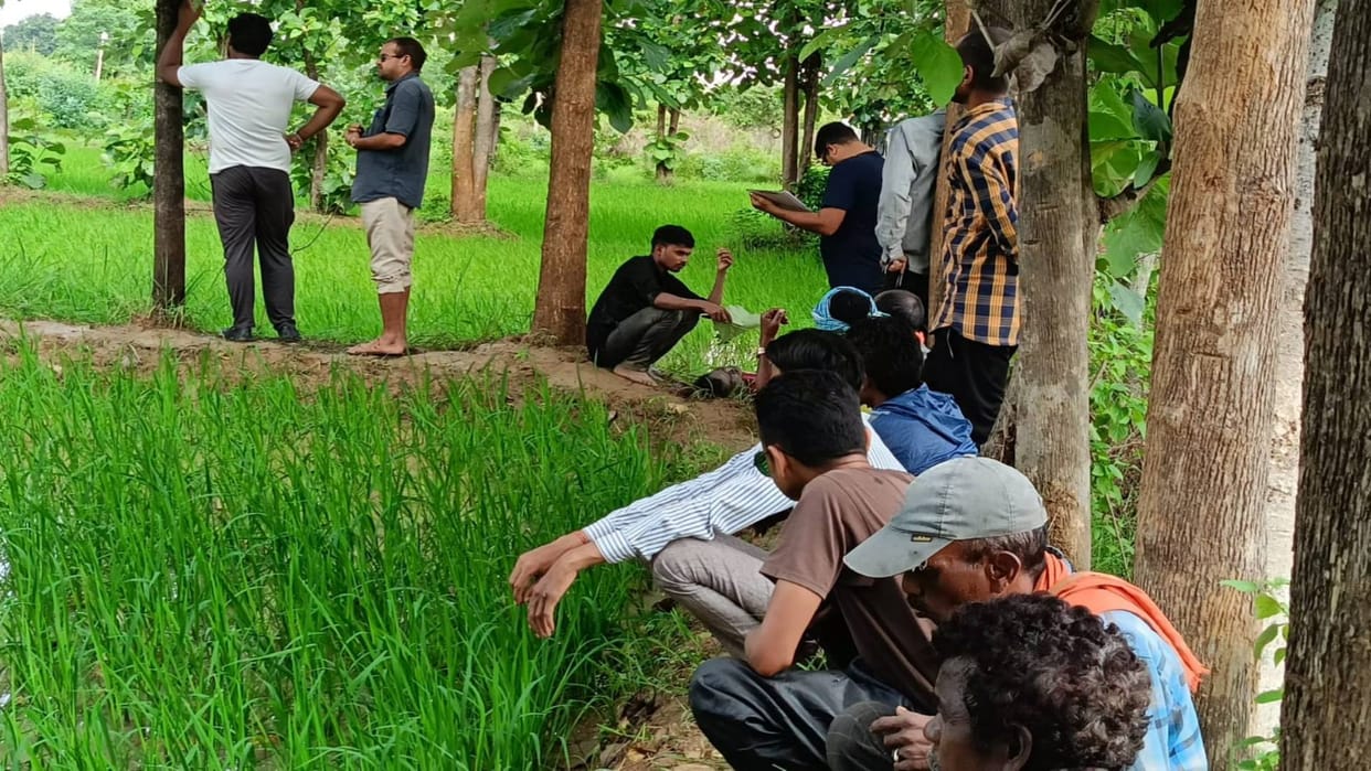 Anuppur News body of an elderly man was found in suspicious condition in field