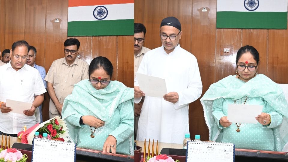 MLA Qazi Nizamuddin and Lakhpat Singh Butola took oath in Assembly building Dehradun