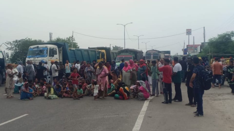 Nakodar-Shahkot-Moga highway blocked power cut in jalandhar