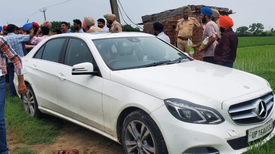 Encounter between Batala police and gangster Firing from both sides