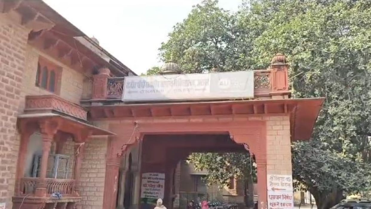 Alwar: Student's ears bleed due to teacher's slap, school administration beats up family members too