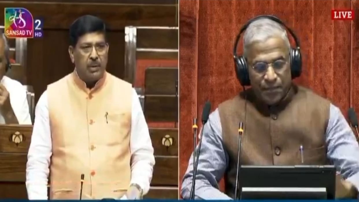 Railways: Not getting confirmed seats in trains even after MP's recommendation, BJP MP cornered his govt
