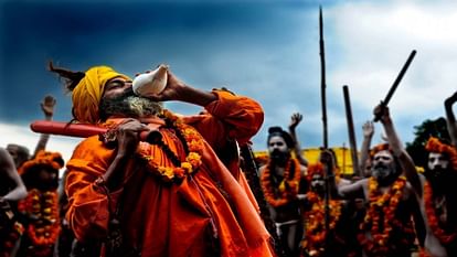महाकुंभ : शाही पेशवाई की तिथियों का एलान, विजयदशमी पर देशभर से नागा संन्यासी प्रयागराज करेंगे प्रस्थान Dates of royal Peshwai announced, Naga monks from across the country will leave for Prayagraj on Vijayadashami