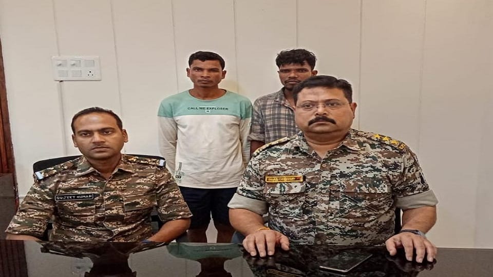Security forces got success surrounded and arrested two Naxalites in Sukma